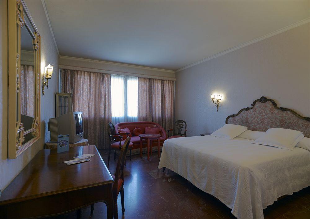 Nh Firenze Hotel Room photo