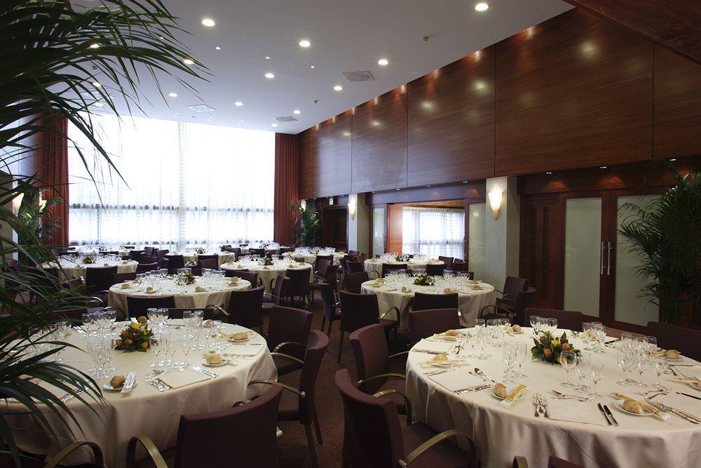 Nh Firenze Hotel Restaurant photo